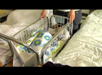 FRISS! HIHETETLEN AMIT A KÉT HÓNAPOS KISBABÁVAL TETT EZ A DUNAÚJVÁROSI ORVOS ÉS EGY FŐNŐVÉR! - ERRE MÉGIS MIT LEHET MONDANI!?