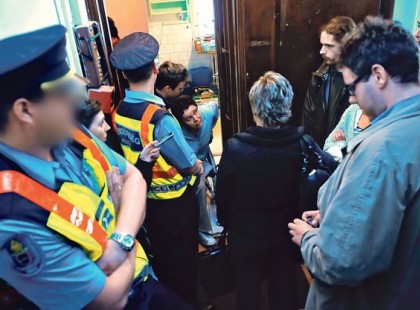 MEGSZÓLALT A 4 GYERMEKES ANYUKA: NEKÜNK IS MENNÜNK KELL.. KEZDŐDNEK A KILAKOLTATÁSOK, 100 EZER EMBER IS UTCÁRA KERÜLHET! UGYAN OSSZA MÁR MEG, AKI SZINTÉN ELÍTÉLI EZT A TÖRVÉNYT!