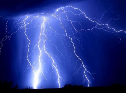 12 megyére adtak ki riasztást!Durva lesz a csütörtök: 2cm -es jégeső és 75 km/h-s vihar csap le az országra – Mutatjuk, hol vigyázzon