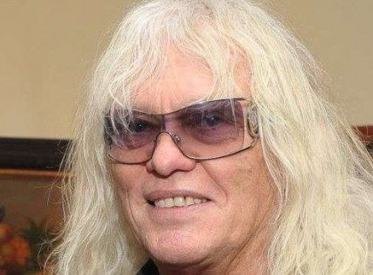 Ma 75 éves Kóbor János Kossuth-díjas és Liszt Ferenc-díjas magyar énekes, az Omega énekese.Isten éltesse! Köszöntsük sok lájkkal!