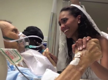 SZÍVSZORÍTÓAN GYÖNYÖRŰ! HALÁLOS ÁGYÁN FEKÜDT AZ ÉDESAPA A LÁNYA ESKÜVŐJÉN. AMI EZUTÁN KÖVETKEZETT, ARRA NINCSENEK SZAVAK! KÉRHET ENNÉL TÖBBET EGY ÉDESAPA? ❤ SOK SZÍVECSKÉT NEKIK!