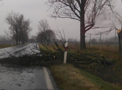 Vigyázat! Károkozó széllel, 2cm -es jégdarabokkal támad a felhőszakadás pár órán belül!!! 14 megyére kiadták a riasztást!!!! >>>>
