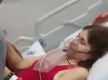 SZÍVIG HATOL: EZ A VIDEÓ AZ EGÉSZ VILÁGOT MEGSIRATTA! AMIKOR AZ ÉDESANYA HALDOKLOTT, VOLT EGY UTOLSÓ KÍVÁNSÁGA... EZT TELJESÍTETTÉK AZ ORVOSOK. AZ ISTEN ÁLDJA MEG ŐKET EZÉRT: