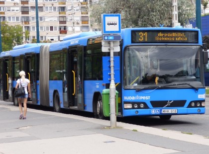 A 3 éves kislány megszólalt a buszon: 