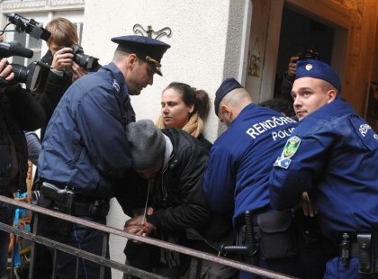 Rendkívüli közlemény!100 EZER EMBER KERÜLHET UTCÁRA-LETELT A KILAKOLTATÁSI MORATÓRIUM: Ugyan ossza már meg, aki ezt a törvényt elítéli !