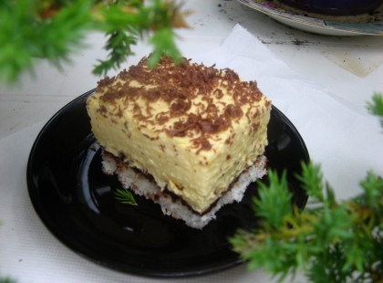 Fantasztikus kókuszos sütemény, lágy vaníliás kókuszkrém és omlós tészta, ez mesés!