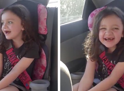 A hisztérikusan síró anya dugót okoz a parkolóban mikor hallja, hogy autista kislánya kimondja élete első szavát