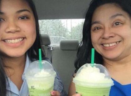 A tini 4 éven keresztül ugyanolyan képet készített édesanyjával – az utolsó képtől mindenkinek megszakad a szíve