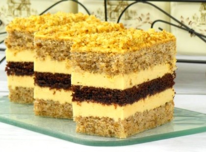 Ínycsiklandó diós szelet, különleges citromkrémmel! Ha egyszer megkóstolod, többé nem vágysz más diós sütire!