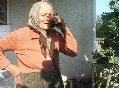 Tegnap délután csörgött a nagymamám telefonja. Egy férfi volt, aki közölte, hogy ennek a magyar mobilszolgáltatónak a nevében telefonál és a mama több tízezer forintot nyert - Ami ezután történt, arról mindenkinek tudnia kell, mert ők is veszélyben lehetnek!