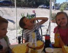SZÍVSZORÍTÓ! ANNA SÚLYOSAN BETEG, MÉGIS ILYEN KEMÉNYEN DOLGOZIK MINDEN NAP ÉS NEVELI PÉLDÁSAN 3 CSODÁLATOS GYERMEKÉT! SOSEM KÉRT SEGÍTSÉGET SENKITŐL, DE MOST HATALMAS SZÜKSÉGE VAN RÁNK! KÖNYÖRGÖM OSSZÁTOK SZAVAIT!