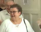 Nyugdíjba vonulása előtt első osztálya lepte meg a tanárnőt, aki nem is sejtette, hogy az utolsó tanóráján ilyen fogadtatásban lesz része. Könnyek, és megható pillanatok! Részletek a hétfői Együtt magazinban!