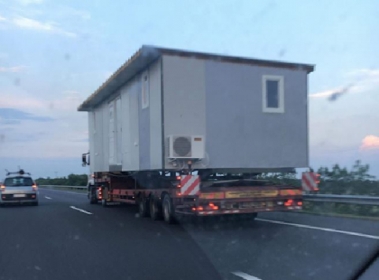 FRISS! Figyelem! ÚJ típusú mobilházak érkeztek Magyarországra nem sokkal ezelőtt! Darabja kevesebb mint 700 ezer forint! Nézzétek mekkora kínálatból lehet választani! Osszátok!