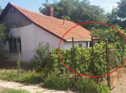 SZÍVSZORÍTÓ: TEGNAP REGGELRE EGY ZSÁK VOLT FELAKASZTVA A KERÍTÉSEMRE - BÜSZKE EMBER VAGYOK, DE AMIKOR MEGLÁTTAM HOGY MI VAN BENNE, ELSÍRTAM MAGAM! HÁT KÖNYÖRGÖM.. LÉTEZNEK MÉG ILYEN EMBEREK?!