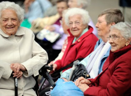 72 évre kellene emelni a nyugdíjkorhatárt !