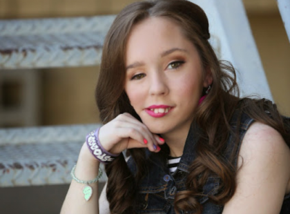 Társai mindennap piszkálták a külseje miatt kislányom, aztán egy nap leesett az álluk attól amit csinált.. Ugye szerintetek is van olyan szép mint a többi 