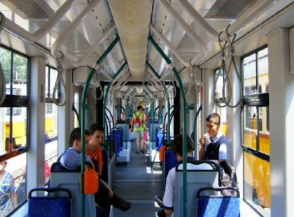 Isten áldja meg EZT az embert, azért amit értem tett.. - már, ha egyáltalán ember volt.. Ki más tenné meg ezt manapság..?!