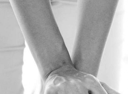 30 fokban futtatta a diákokat a tanár. A 14 éves Ádám, összeesett, és meghalt. Isten Nyugosztaljon Ádám