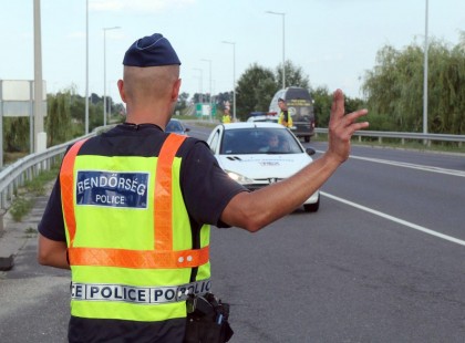 Tagad a Rendőrség. Hiába buktak le, hogy unkorrekt módon zsebelik be a pénzt, még hazudoznak is. EZT állítják a felvételről