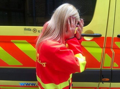 GIGANTIKUS TASLIVAL KÖSZÖNTE MEG A MENTŐK SEGÍTSÉGÉT EGY NŐ