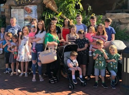 21 gyermeket szült ez a nő, mindet természetes úton. Gratulálunk neki, nagyon jó anya, még ennyi gyerek mellett is!