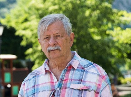 SZÍVTÉPŐ VALLOMÁS VILI BÁCSITÓL. ELHUNYT KISLÁNYÁRÓL BESZÉLT A MEGTÖRT SZÍNÉSZLEGENDA