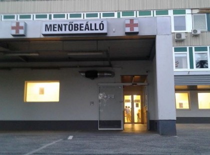 12 ÓRÁT VÁRAKOZOTT A SÜRGŐSSÉGIN ÁGI. AZ IDŐS KERESZTAPJA ÉLETÉT VESZTETTE A VÁRAKOZÁS MIATT