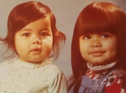 A férfi meglátja a Facebook képet és rájön ők azok a lányok akiket felesége 40 éve keres