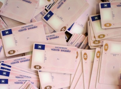 A kormány megtéríti a KRESZ-tanfolyam és -vizsga díját a 20 évnél fiatalabbaknak