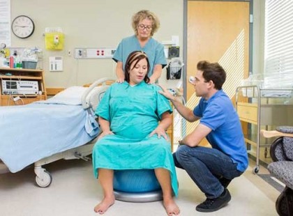 Rengeteg pénz jár a szülés után MINDEN családnak,akkor is ha az anyukának nem volt munkahelye! A legtöbben a feléről sem tudnak! Itt a lista : ezek a pénzek, támogatások mind járnak szülés után: