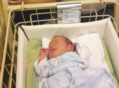 Bea nem kapott levegőt a szülés után, fél órán belül elhunyt. A megtört édesapa 3 gyerekkel maradt egyedül