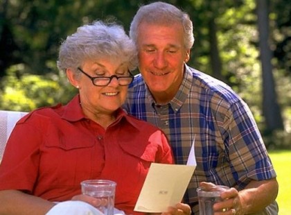 AUGUSZTUSBAN 80 ezer forintot kaphat a nyugdíja mellé a nagymama vagy a nagypapa egy különleges állami támogatással! Ha nem tud róla, akkor kérni sem fogja – figyelmeztesd rá! Nincs életkori kikötés! Egyösszegű, alig ismert állami pénz nyugdíjasoknak, nagyszülőknek! Itt töltheti le a hivatalos ONYF kérelmet, amivel igényelni tudja! >>>>