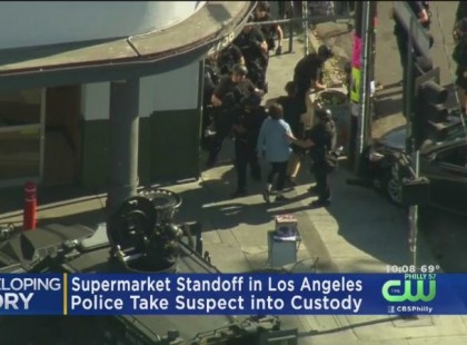 Családi vita miatt szitává lőtte a nagyanyját, majd 50 embert túszul ejtett egy férfi