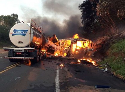 Friss! kilyukadt egy kamion M0-ás autóúton - A torlódás 5 km-es