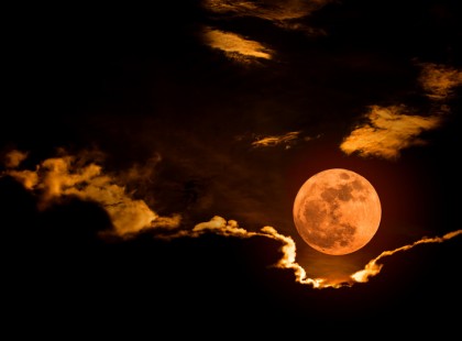 Hamarosan itt a vérhold, nagyon vigyázz, mert szeszélyessé tehet!