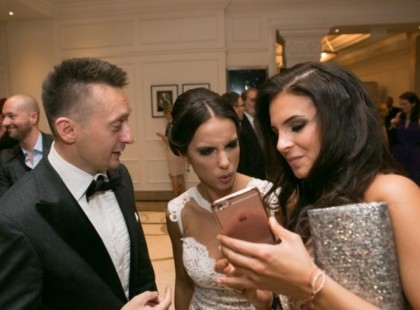 Rogán Cecília után Sarka Kata is beszőkült.Neked melyik tetszik jobban?