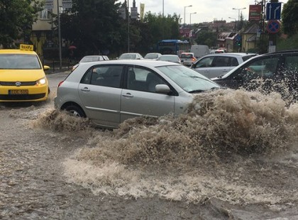 Figyelem!!! Hőség - jégeső és felhőszakadás jön, narancs figyelmeztetést adtak ki 19 megyére!