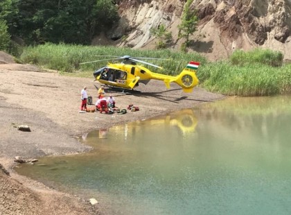 17 ÉVES FIÚ FULLADT MA A RUDABÁNYAI TÓBA. A MENTŐHELIKOPTERES FÉRFINEK EZT ÜZENTE A MEGTÖRT ÉDESANYA