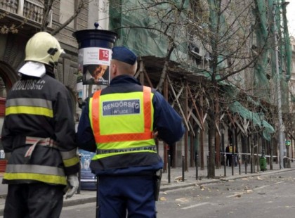 Rendőrök után a tűzoltóktól is elveszik a túlórapénzt