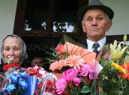 MA ÜNNEPLIK 40.HÁZASSÁGI ÉVFORDULÓJUKAT! ITT ÁRULJÁK EL A HOSSZÚ BOLDOGSÁG TITKÁT! Szívből gratulálunk!