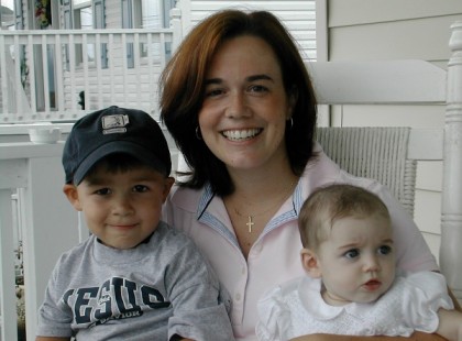 11 év házasság után a férj elköltözött otthonról. Nézd meg mit tett a feleség és a két gyerek..!