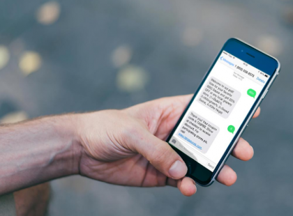 Lakossági figyelmeztetés! Új csalási módszer érte el hazánkat is! Egy ilyen SMS-el rengeteg pénzt levehetnek a bankszámládról, ha nem vagy óvatos! Terjesszétek!