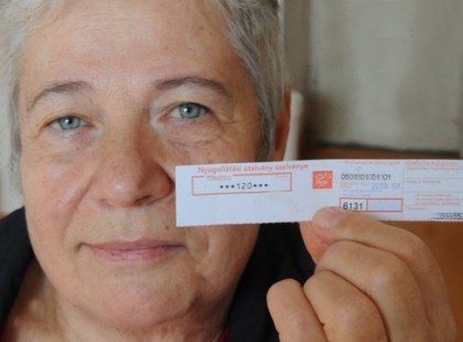 120 forint nyugdíjat kap Olga a Magyar államtól. Egy csomag zsebkendőre sem elég..