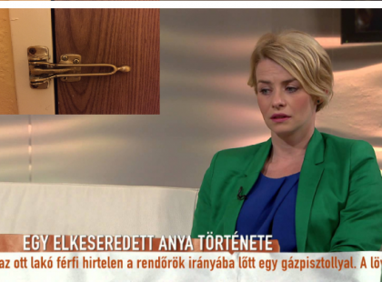 Az elkeseredett édesanya egy elázott, eltévedt embert engedett be házába. Később amikor kiderült ki is ő valójában, zokogásban tört ki!