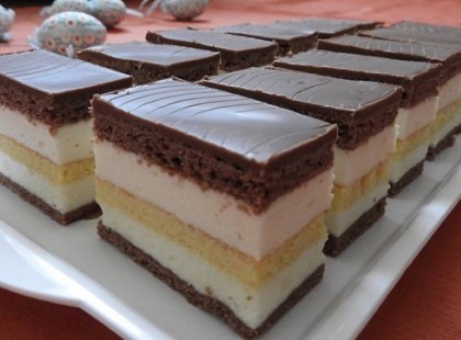 Sárika szelet, kiváló választás ha egy igazán krémes, fenséges sütire vágysz!