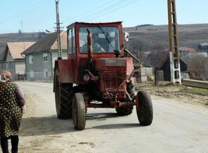 Legfelsőbb bíróság: jogosítvány nélkül is lehet traktort közutakon vezetni