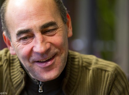 FRISS! Elárulta Kulka János mi a feltétele,hogy újra színpadra léphessen.Éreztessük vele,hogy nagy szükségünk van rá!