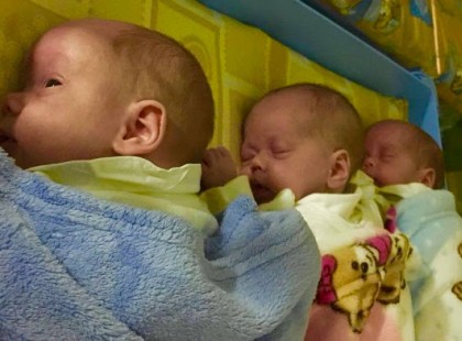 Csodálatos híreket és fotókat kaptunk a hajdúszoboszlói félárva Mira,Milán és Léna babákról!Köszöntsük őket sok-sok szeretettel!