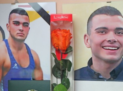 2 órán keresztül küzdöttek a magyar srác életéért a mentők, de nem sikerült újra éleszteni. Isten veled harcos!