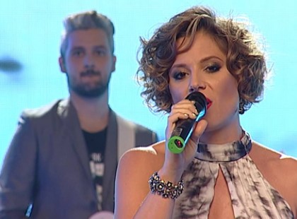 SZINETÁR DÓRA LEFOTÓZTA A BABÁJA ARCÁT ERRE EGY IDŐS NYUGDÍJAS NŐ KIOSZTOTTA HOGY MIÉRT TARTOTTA MEG. DÓRA VÁLASZÁT 12 EZREN KEDVELTÉK!